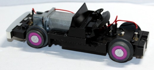 (image for) Chassis with Motor- Cars & Trucks - Pink ( O scale E-Z Street )